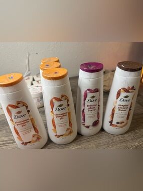 Dove Limited Edition Cinnamon Pumpkin Pie & Frosted Plum Berry Body Washes